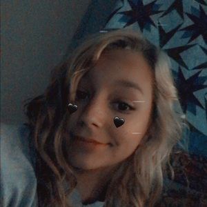 Meet your Posher, Olivia